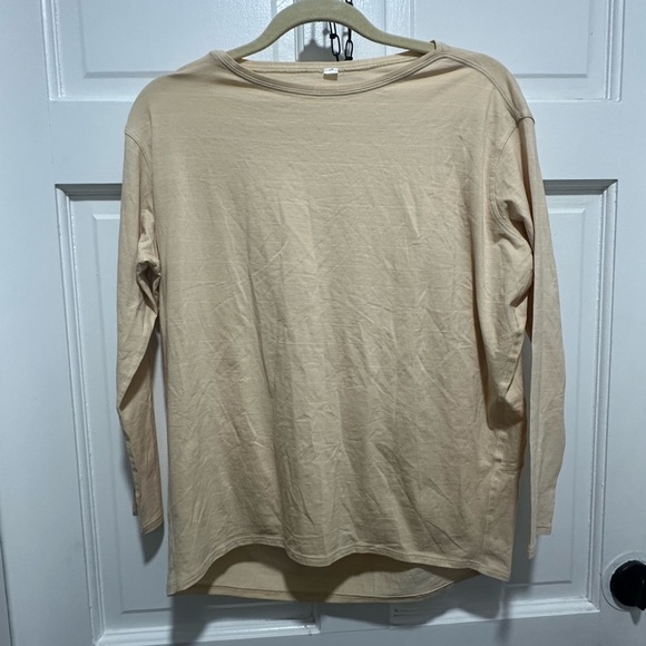 Lululemon back in action long sleeve shirt Prosecco pale linen size small - Picture 3 of 6